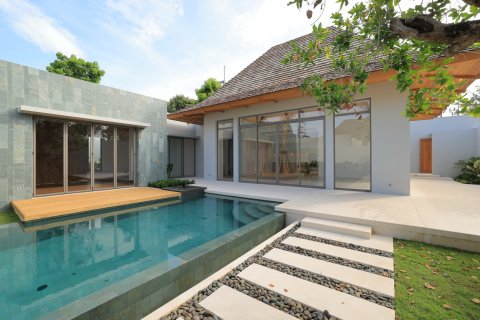 Chalet de 4 dormitorios en Bang Tao, Tailandia № 210015 - foto 15