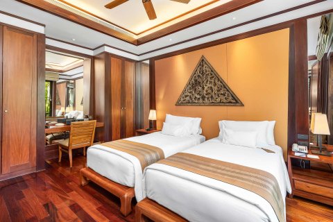 Chalet de 3 dormitorios en Kamala, Tailandia № 153755 - foto 14