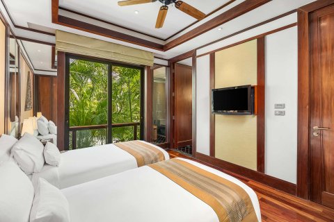 Chalet de 3 dormitorios en Kamala, Tailandia № 153755 - foto 15