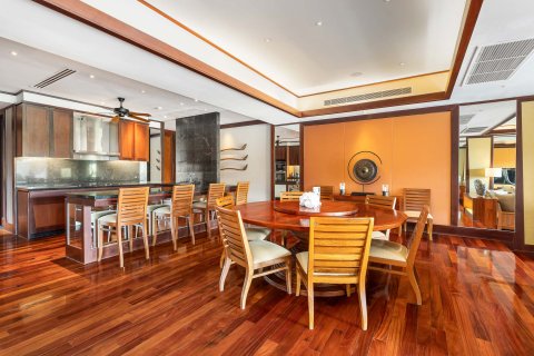 Chalet de 3 dormitorios en Kamala, Tailandia № 153755 - foto 17