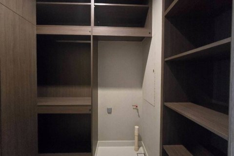 Condominio de 2 dormitorios en Khlong Toei, Bangkok, Tailandia № 164013 - foto 11
