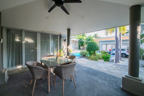 Condo in Pattaya, Thailand, 3 bedrooms № 171309 - photo 21