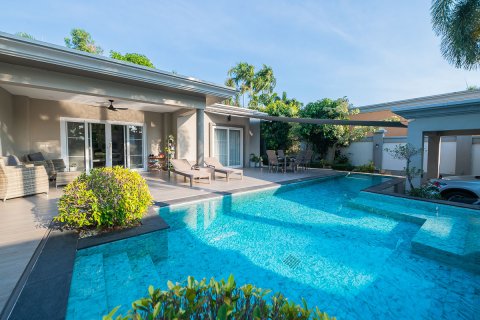 Condo in Pattaya, Thailand, 3 bedrooms № 171309 - photo 20