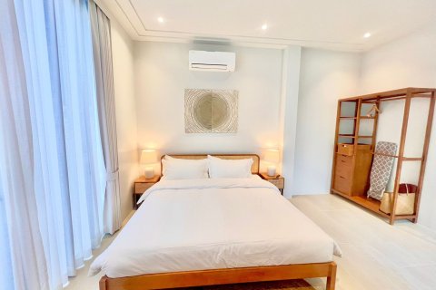 Chalet de 3 dormitorios en Bang Tao, Tailandia № 152504 - foto 16