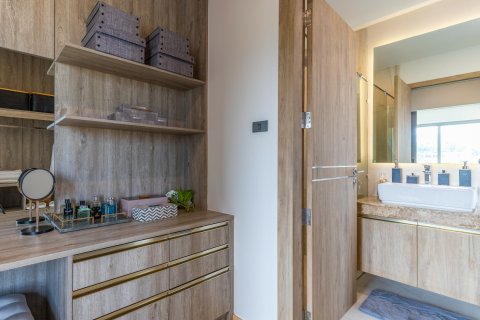Chalet de 3 dormitorios en Bang Tao, Tailandia № 152361 - foto 11