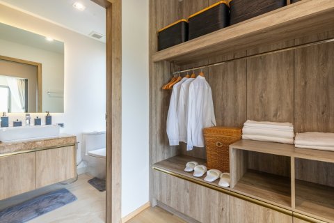 Chalet de 3 dormitorios en Bang Tao, Tailandia № 152361 - foto 10