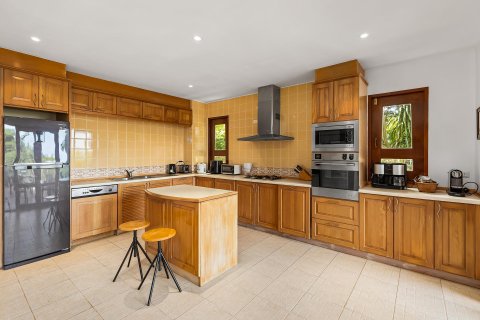 Chalet de 7 dormitorios en Kamala, Tailandia № 153701 - foto 16