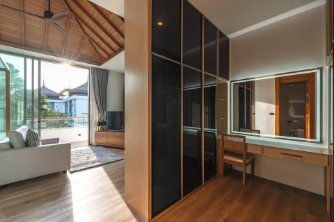 Chalet de 4 dormitorios en Bang Tao, Tailandia № 152468 - foto 6