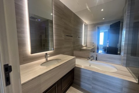Condominio de 2 dormitorios en Watthana, Bangkok, Tailandia № 164914 - foto 12