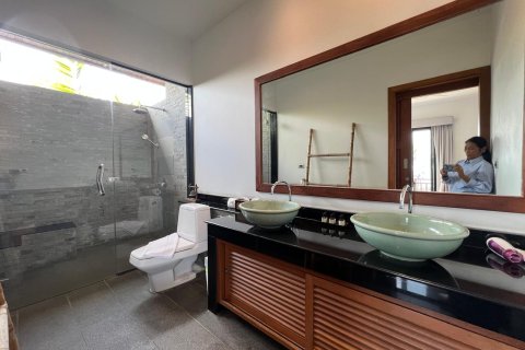 Chalet de 4 dormitorios en Ko Samui, Tailandia № 161527 - foto 18