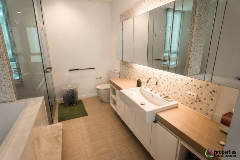 Condominio de 4 dormitorios en Pattaya, Tailandia № 167055 - foto 16
