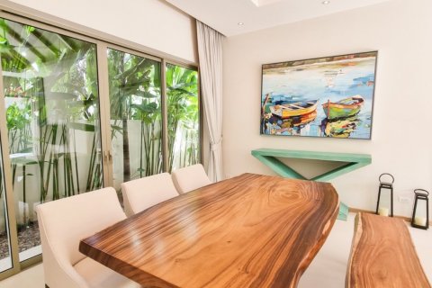 Chalet de 3 dormitorios en Bang Tao, Tailandia № 135184 - foto 21