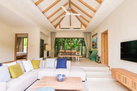 Chalet de 3 dormitorios en Bang Tao, Tailandia № 135184 - foto 19