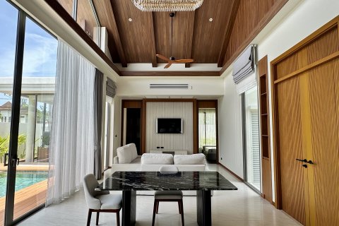 Chalet de 3 dormitorios en Bang Tao, Tailandia № 210009 - foto 3