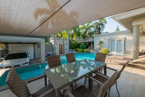 Condo in Pattaya, Thailand, 3 bedrooms № 171309 - photo 25