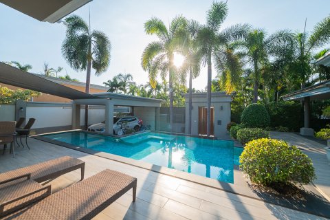 Condo in Pattaya, Thailand, 3 bedrooms № 171309 - photo 26