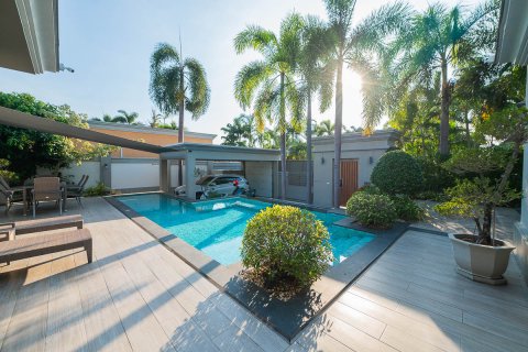 Condo in Pattaya, Thailand, 3 bedrooms № 171309 - photo 27