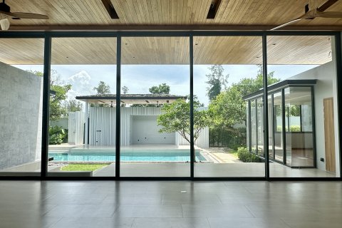 Chalet de 4 dormitorios en Bang Tao, Tailandia № 152425 - foto 25