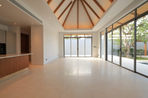 Chalet de 4 dormitorios en Bang Tao, Tailandia № 210015 - foto 8