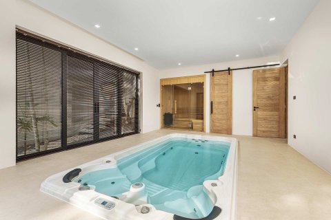 Chalet de 4 dormitorios en Bang Tao, Tailandia № 152572 - foto 23