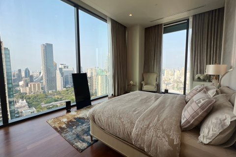 Condominio de 4 dormitorios en Pathum Wan, Bangkok, Tailandia № 167053 - foto 11