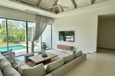 Chalet de 4 dormitorios en Bang Tao, Tailandia № 152416 - foto 8