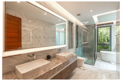 Chalet de 3 dormitorios en Bang Tao, Tailandia № 210010 - foto 6