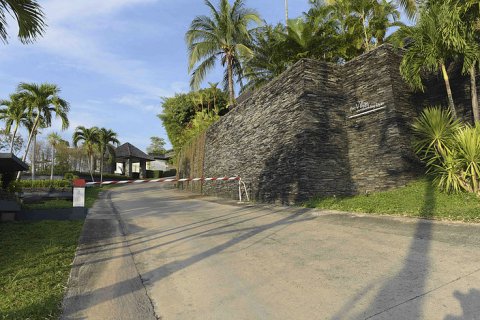 Villa on Layan Beach, Thailand 4 bedrooms № 70701 - photo 22