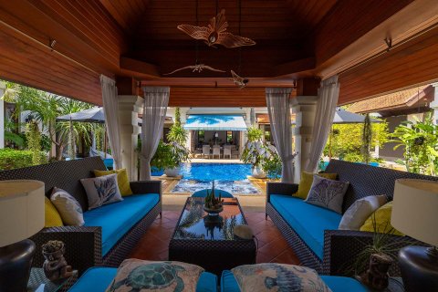 Chalet de 4 dormitorios en Bang Tao, Tailandia № 152573 - foto 11