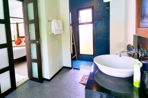 Chalet de 3 dormitorios en Rawai, Tailandia № 74456 - foto 8