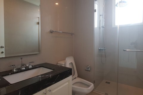Condominio de 4 dormitorios en Bangkok, Tailandia № 164846 - foto 13