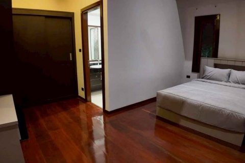 Propiedad 280 m2 en Chalong, Tailandia № 135143 - foto 8