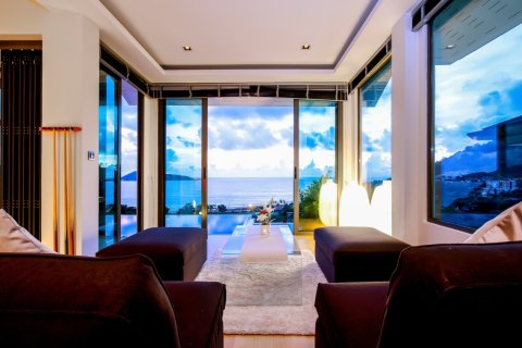 Chalet de 6 dormitorios en Patong, Tailandia № 153756 - foto 11
