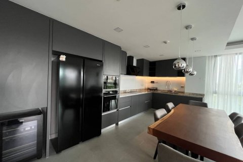 Condominio de 3 dormitorios en Pattaya, Tailandia № 120660 - foto 2