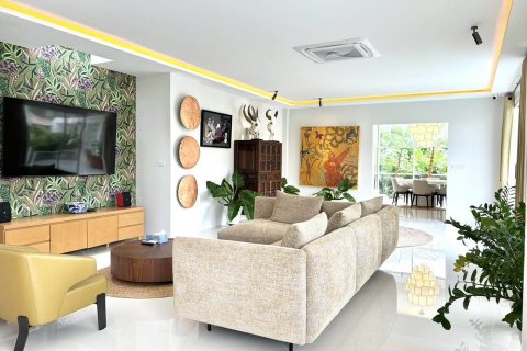 Propiedad 330 m2 en Rawai, Tailandia № 135268 - foto 14
