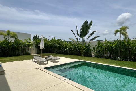 Chalet de 4 dormitorios en Bang Tao, Tailandia № 152416 - foto 2