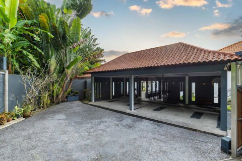 Propiedad 1600 m2 en Patong, Tailandia № 153764 - foto 19