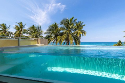 Chalet de 3 dormitorios en Bang Tao, Tailandia № 153758 - foto 3