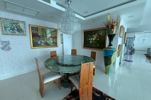 Condominio de 2 dormitorios en Pattaya, Tailandia № 163873 - foto 11
