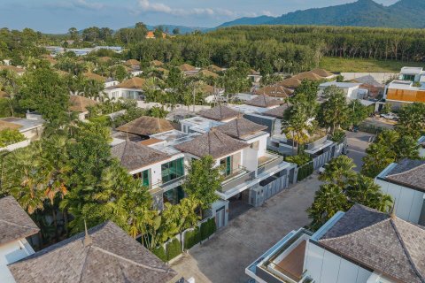 Chalet de 4 dormitorios en Bang Tao, Tailandia № 152468 - foto 18
