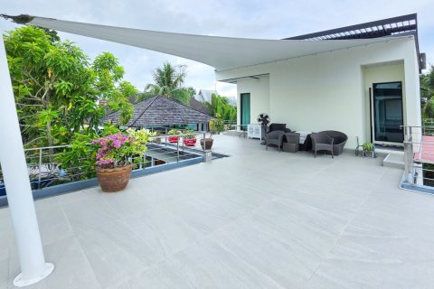 Chalet de 3 dormitorios en Phuket, Tailandia № 210222 - foto 16