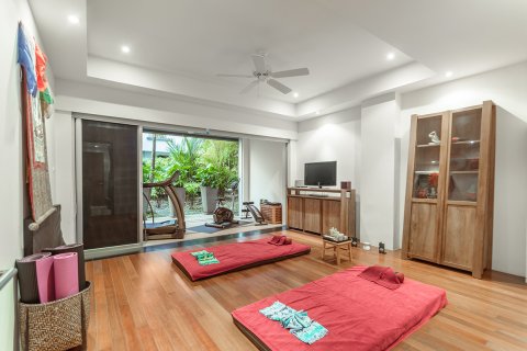 Villa on Layan Beach, Thailand 4 bedrooms № 70701 - photo 18