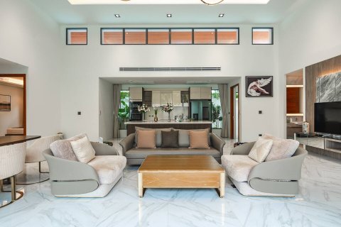 Chalet de 3 dormitorios en Bang Tao, Tailandia № 152424 - foto 5