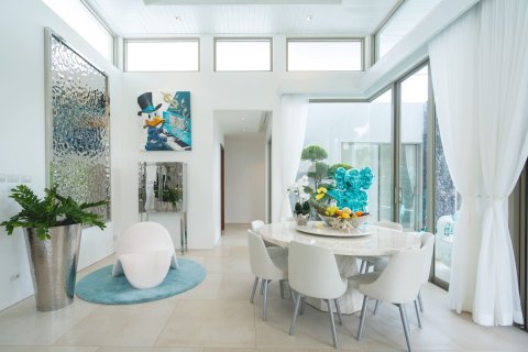 Chalet de 5 dormitorios en Bang Tao, Tailandia № 210016 - foto 4