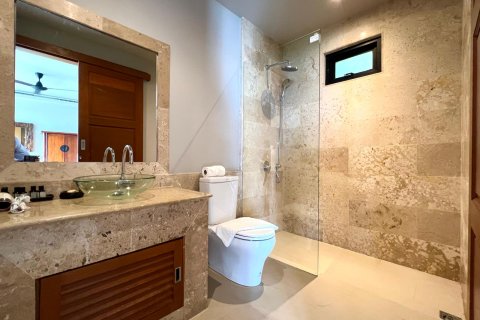 Chalet de 4 dormitorios en Ko Samui, Tailandia № 161527 - foto 13