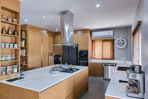 Immobilie in Rawai, Thailand 400 m2 № 144627