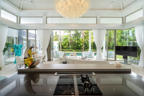 Chalet de 5 dormitorios en Bang Tao, Tailandia № 152502 - foto 4