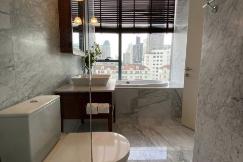 Condominio de 2 dormitorios en Watthana, Bangkok, Tailandia № 163803 - foto 6