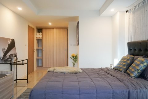 Condo in Pattaya, Thailand, 2 bedrooms in Sea Saran Condominium  № 25232