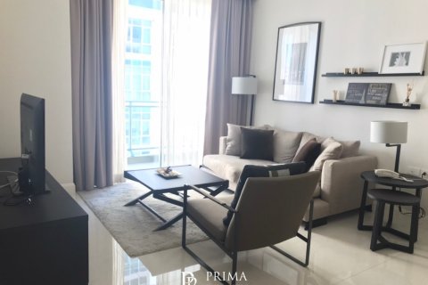 Condominio de 2 dormitorios en Pathum Wan, Bangkok, Tailandia № 163998 - foto 2